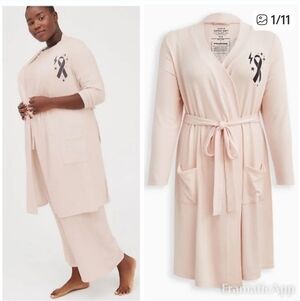 NWT TORRID Breast Cancer Awareness Sleep Robe - Super Soft Plush Strong Pink